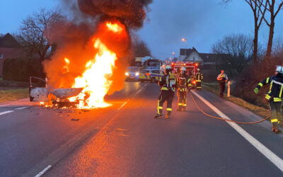 PKW-Vollbrand nach Auffahrunfall