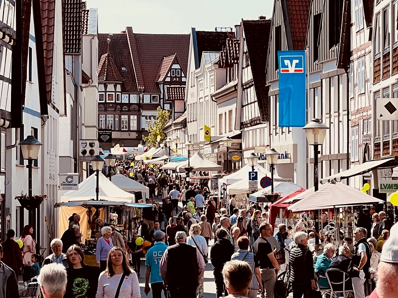 Die Nelkenstadt lädt zum Frühlingsmarkt