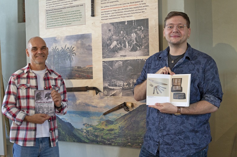 Neuer Ausstellungskatalog zum Thema Kolonialismus in Lemgo: „Sibalik Alogo. Aus Lemgo in die Kolonie“