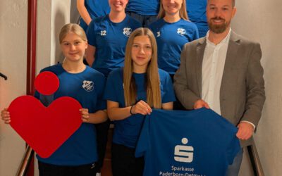 Neue Präsentationsshirts für die Damen des FC Donop-Voßheide