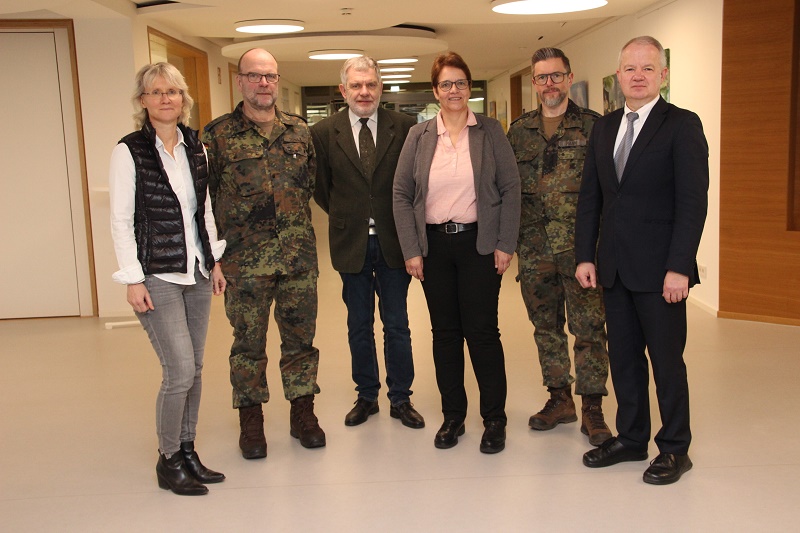 Beiratssitzung der Bundeswehrstiftung Lipperland – Stiftungsmittel für Therapiehund-Ausbildung