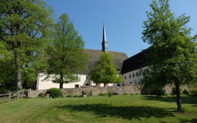 „Wir hier!“: Netzwerk Klosterlandschaft OWL stellt Jahresbroschüre 2024 vor