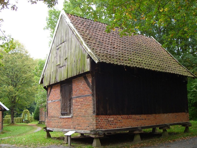 Bauhandwerke am Westmünsterländer Hof erleben – Handwerkertage im LWL-Freilichtmuseum Detmold