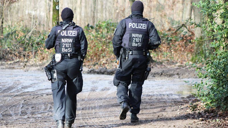 Unbekannte Täter brechen in Einfamilienhaus ein