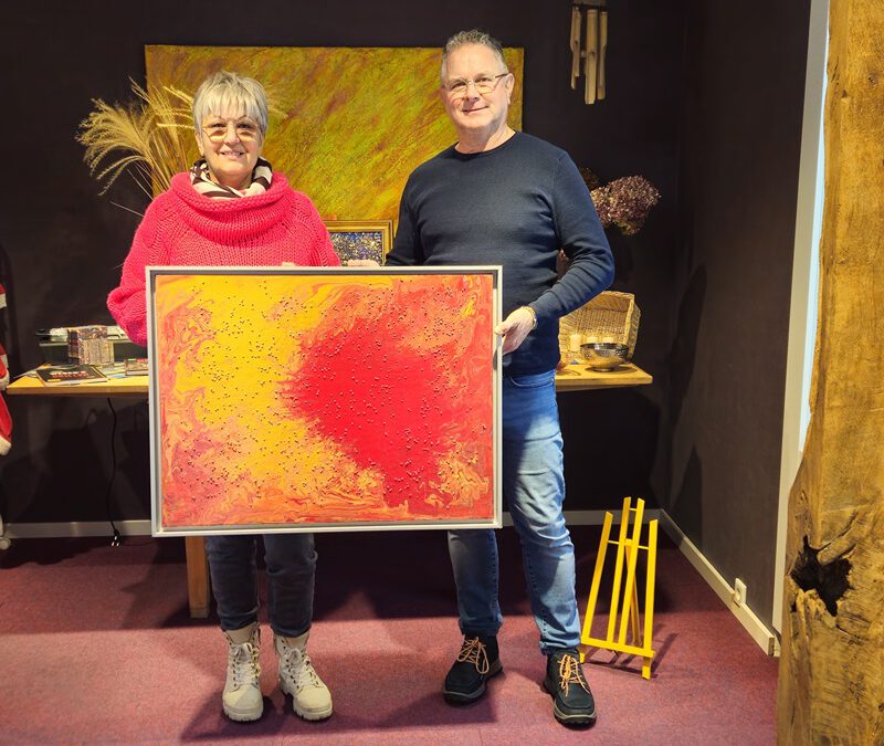 Vernissage und Ausstellung mit farbenfrohen, abstrakten Werken des Künstler Antonio Ugia