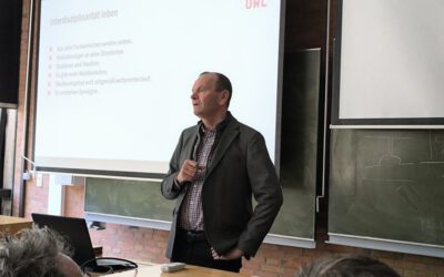 Studierende und Hochschulleitung im Austausch in Höxter