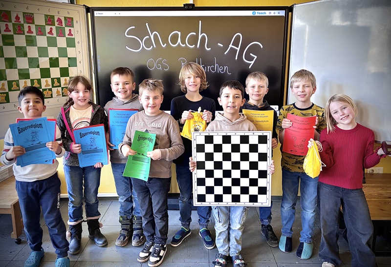 Spende vom Förderverein der Grundschule Reelkirchen für die Schach-AG