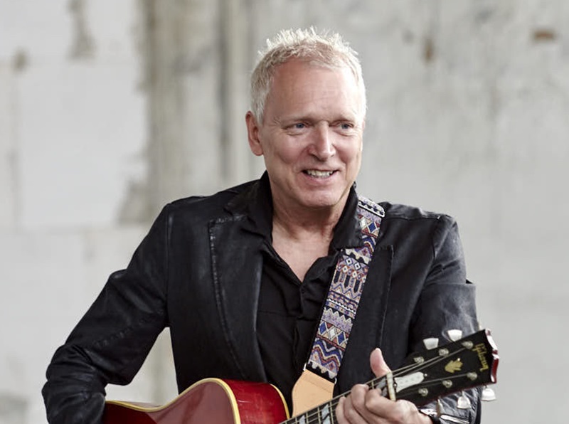 Blomberg sucht Gitarristen für Acoustic Guitar Flash Mob mit Mickey Meinert