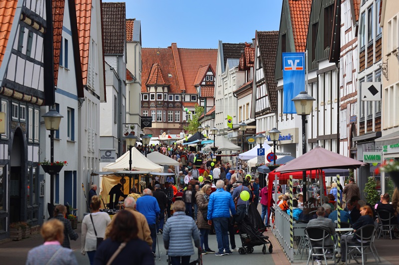 56 Stände und mehr auf dem Blomberger Frühlingsmarkt