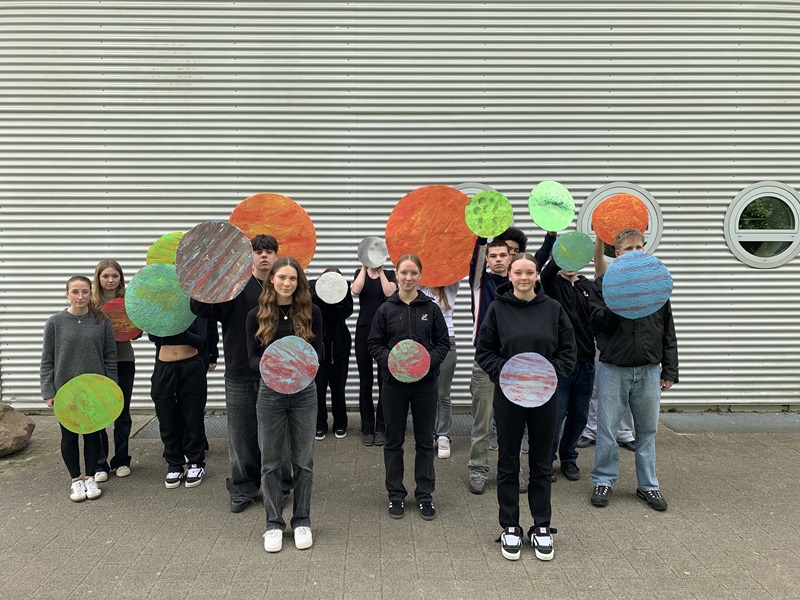 Schüler lassen sich von Astronomie-Ausstellung inspirieren