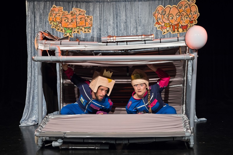 Galaktisches Kindertheater “Nix wie weg – Schnick und Schnack heben ab”