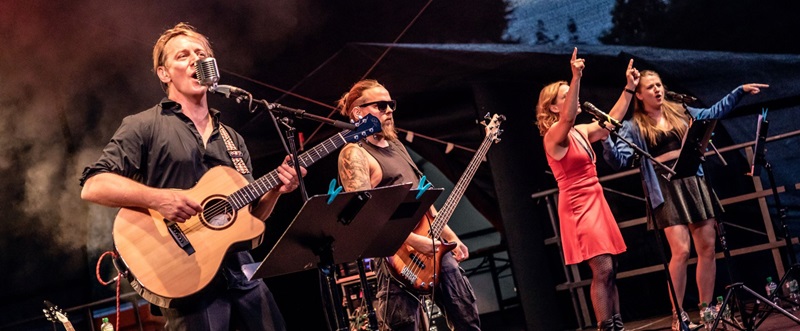 Sprachliche Kreativität der trifft auf Rockmusik und Klassik