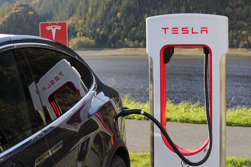 So viele Kilometer elektrische Reichweite bekommen E-Auto Fahrer für ihr Geld