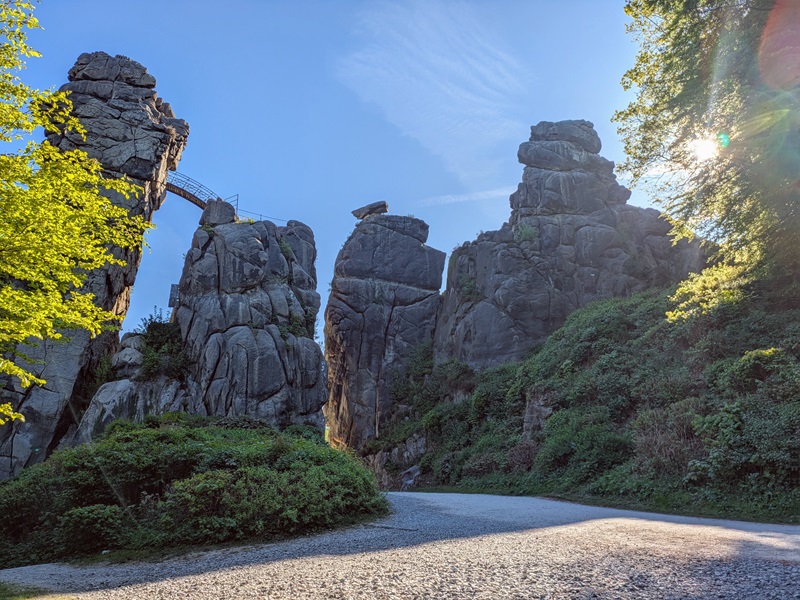 Verhaltensgebote zur Sommersonnenwende an den Externsteinen