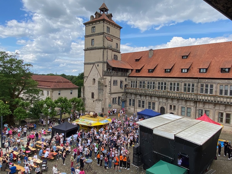 Großes Familienfest im, am und ums Schloss Brake herum