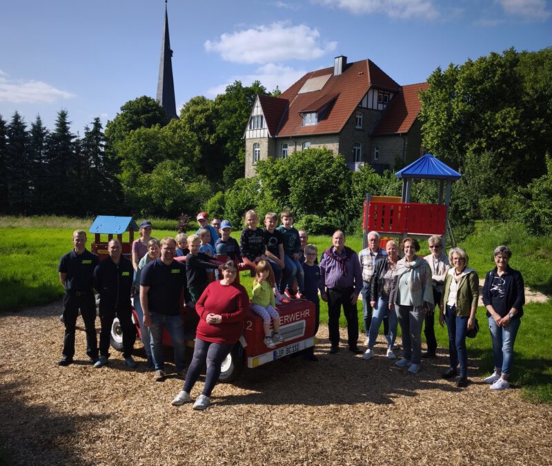 Neuer Spielplatz im Kirchgarten Cappel feierlich eröffnet