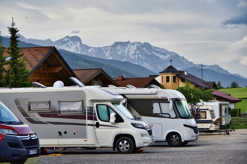 ADAC Umfrage offenbart Schwächen deutscher Rastanlagen für Camper