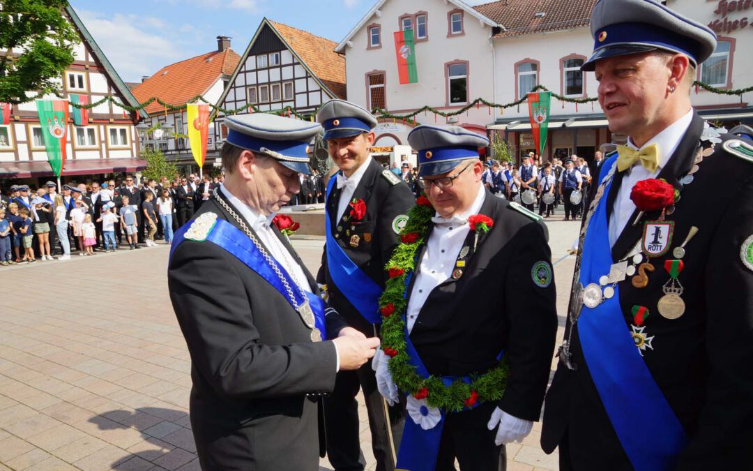 Trommelwirbel: Der neue Schützenkönig…