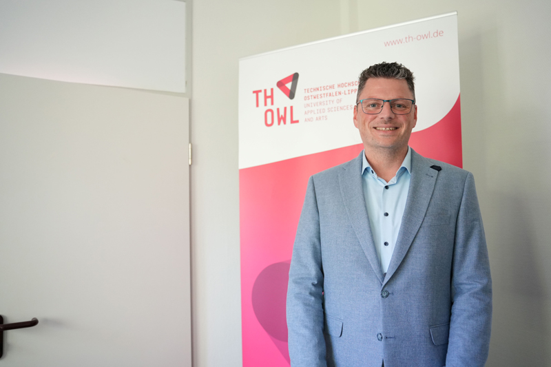 Brückenbauer zwischen Theorie und Praxis: Neuer Professor für Holz- und Massivbau an der TH OWL