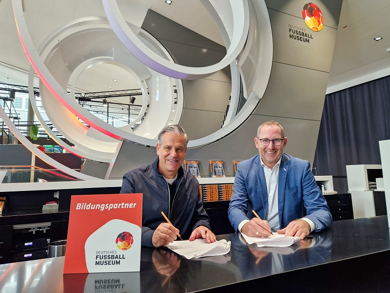 DRK Lippe und Deutsches Fußballmuseum unterzeichnen Kooperationsvereinbarung