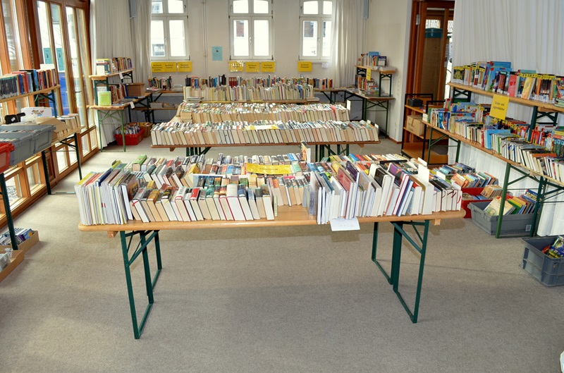 Medienflohmarkt in der Stadtbücherei Lemgo