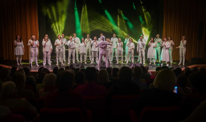 Show-Chor „Groophonik“ beendet gefeierte Tour im Detmolder Sommertheater