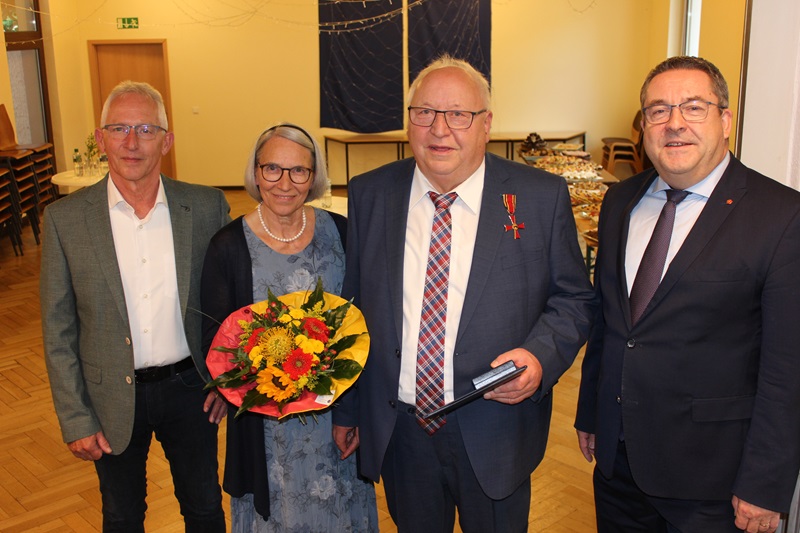 Bundesverdienstkreuz für Friedrich Westerheide aus Leopoldshöhe