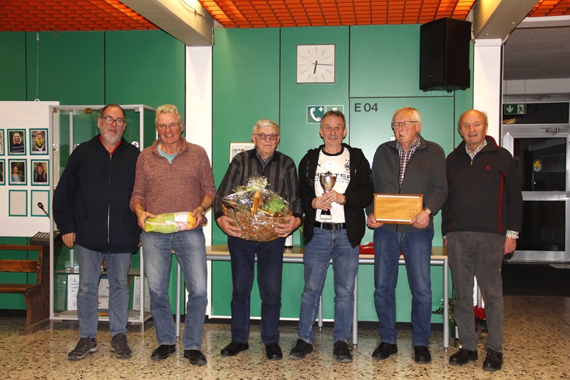 Janko Dolinar aus Reelkirchen ist Preisskat-Stadtmeister 2025