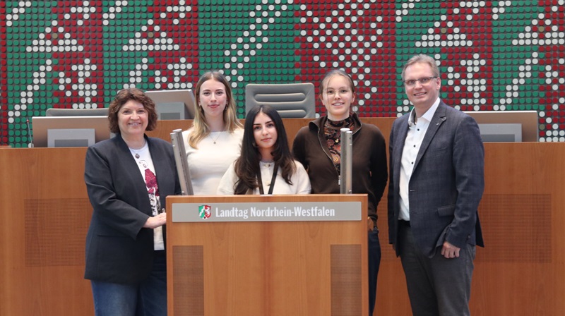 Jugendliche übernehmen Platz von lippischen Landtagsabgeordneten