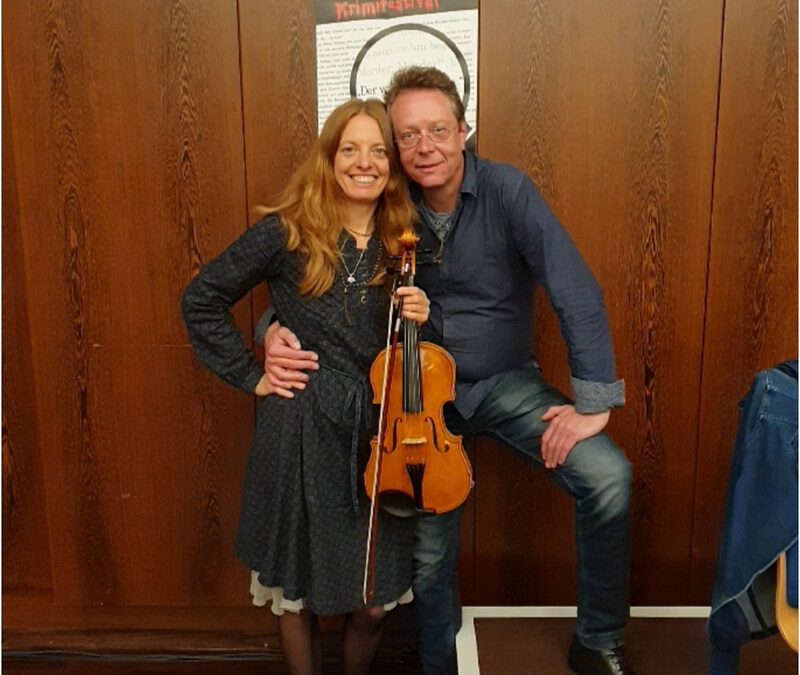 Lesung mit Musik mit Robert C. Marley und Shankari Susanne Hill