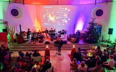 Funkenflug im Advent in der Kirche in Istrup