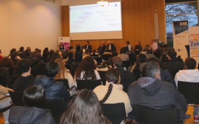 Podiumsdiskussion „Wege in Ausbildung“ von Jobcenter und IHK Lippe