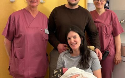 Erstes Baby nach hebammengeleiteter Geburt am Klinikum Lippe