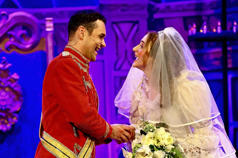 CINDERELLA – das 80er Jahre Musical in Bielefeld