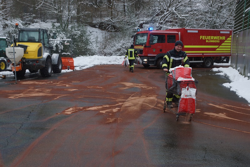 Ölspur am Marktkauf und Trinkgut