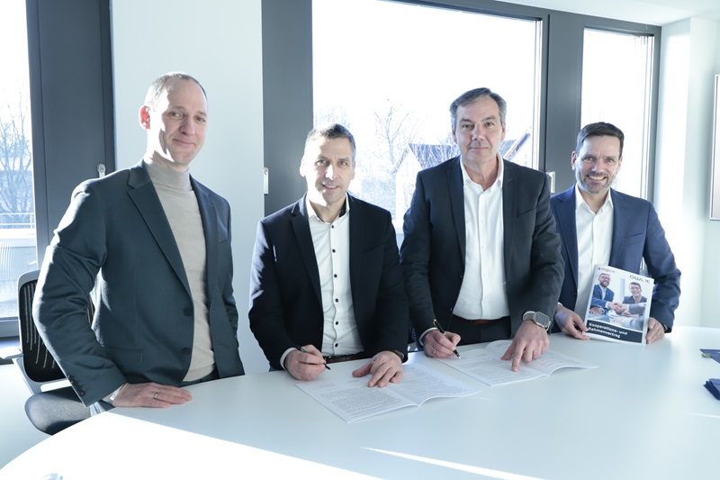 OWL-IT und regio iT bauen Zusammenarbeit aus