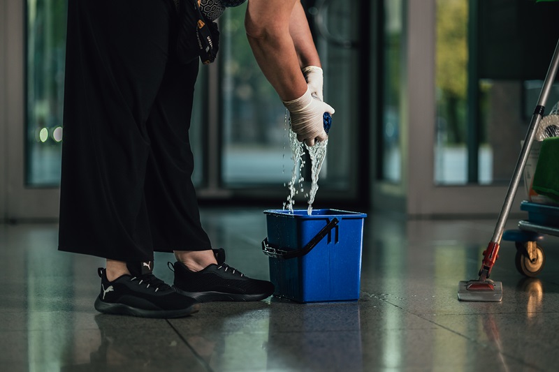 2.630 Reinigungskräfte arbeiten in 64 Unternehmen