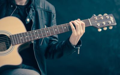 Gitarrenkurs für Anfänger*innen: Einstieg ins Begleiten von Songs