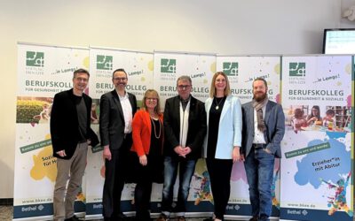 Landrat Meinolf Haase ist beeindruckt vom Berufskolleg Eben-Ezer