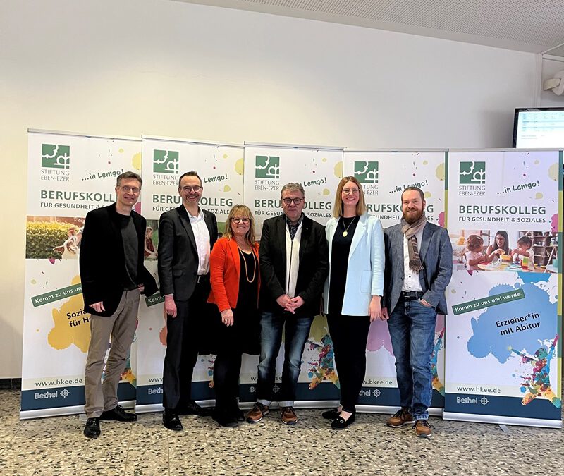 Landrat Meinolf Haase ist beeindruckt vom Berufskolleg Eben-Ezer