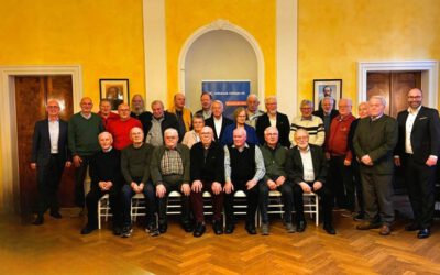 Volksbank Ostlippe eG ehrt langjährige Mitglieder im Schloss Schieder