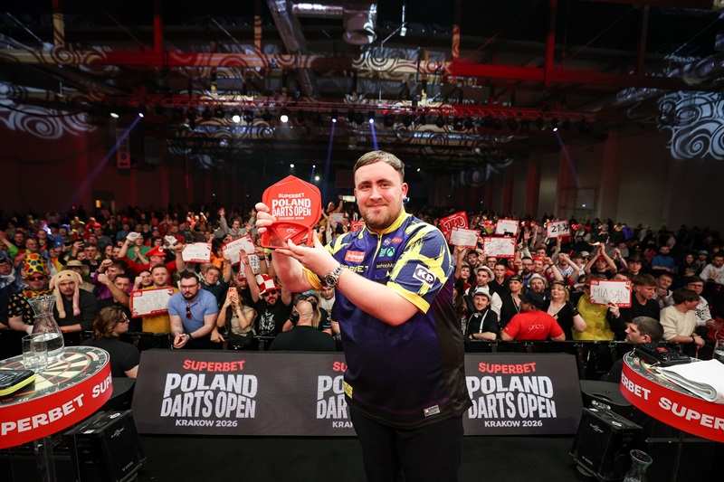 Luke Littler triumphiert beim historischen Debüt in Krakau