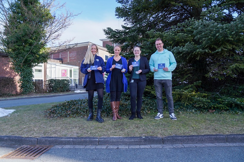 Geschenk zur Geburt – SCP07 spendet 1000 Schnuller an Kinderklinik