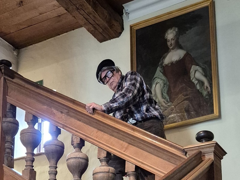 Widerwillig durchs Museum – Dr. Grummel kehrt zurück