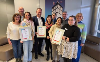 Gesundheitspreis Lippe 2025 geht an drei vorbildliche Bildungsprojekte zum Thema „Schwimmen“