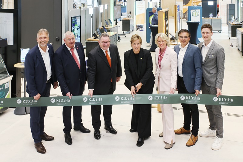 Ministerin Neubaur eröffnet neuen KI-Showroom für Handwerksbetriebe