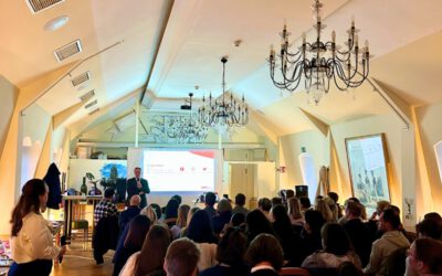 Mehr als 80 Menschen diskutieren über Kita-Reform in Detmold