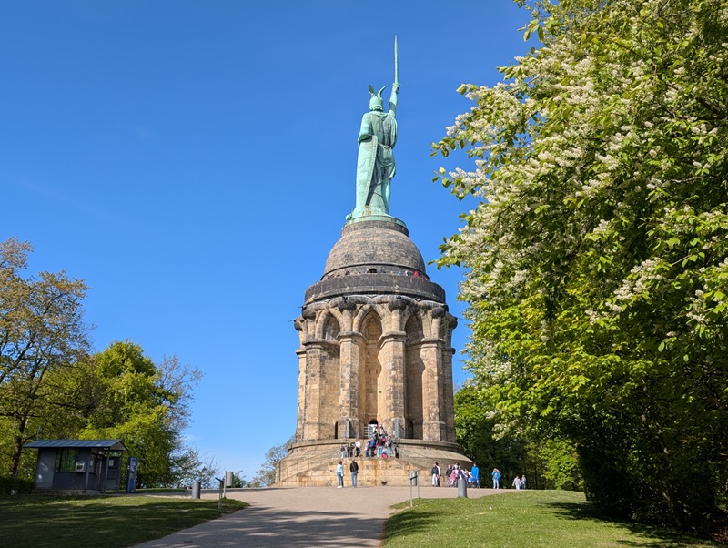 Abendführung „Auf den Spuren von Bandel“ am Hermannsdenkmal