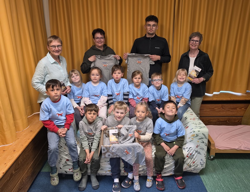 Mit neuen T-Shirts in die Schulzeit