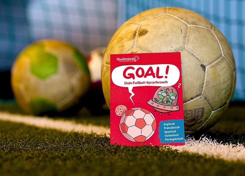 Goal! Studienkreis Blomberg und Barntrup verschenkt Fußball-Sprachguide